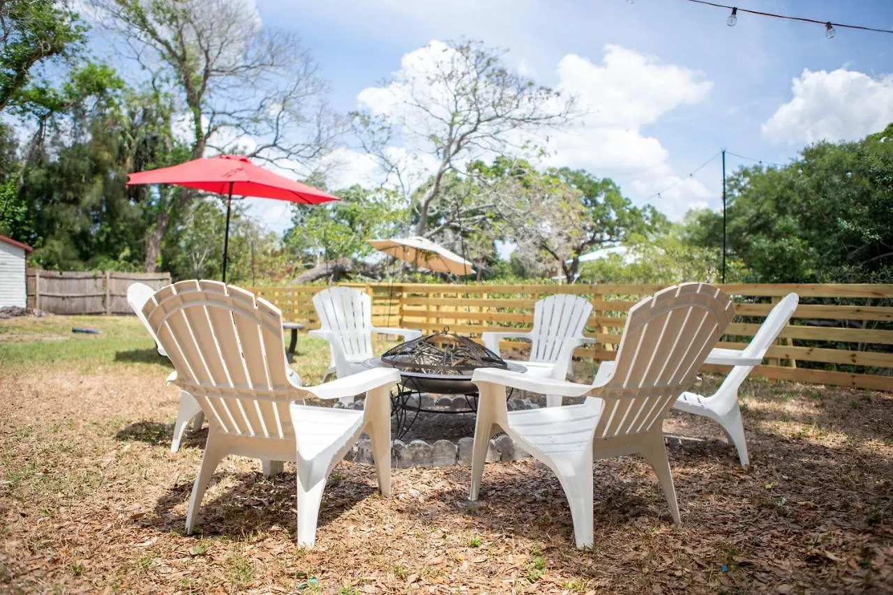 Private Waterfront Pool Home With Game Room And Stunning Mother-In-Law Suite! Tampa Hébergement de vacances