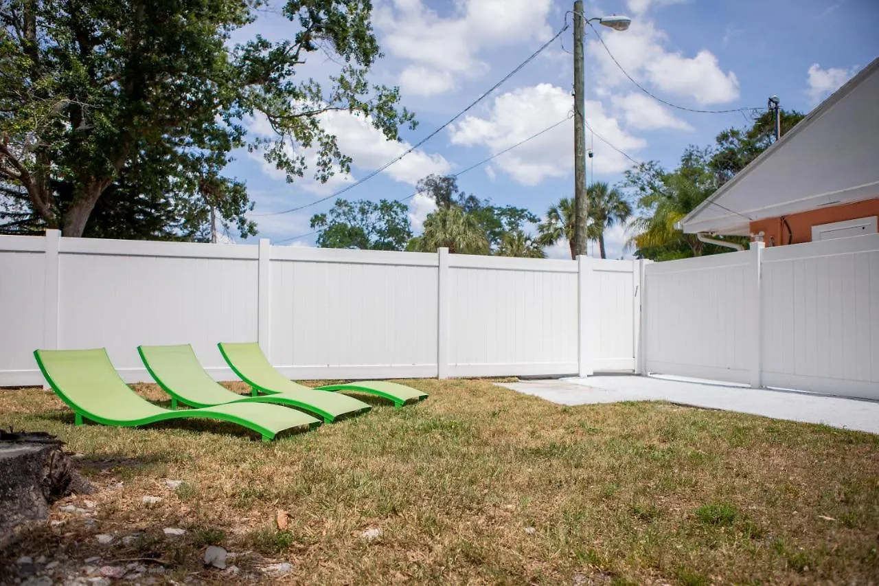 Private Waterfront Pool Home With Game Room And Stunning Mother-In-Law Suite! Tampa