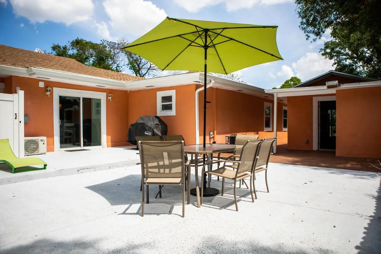 Hébergement de vacances Private Waterfront Pool Home With Game Room And Stunning Mother-In-Law Suite! Tampa